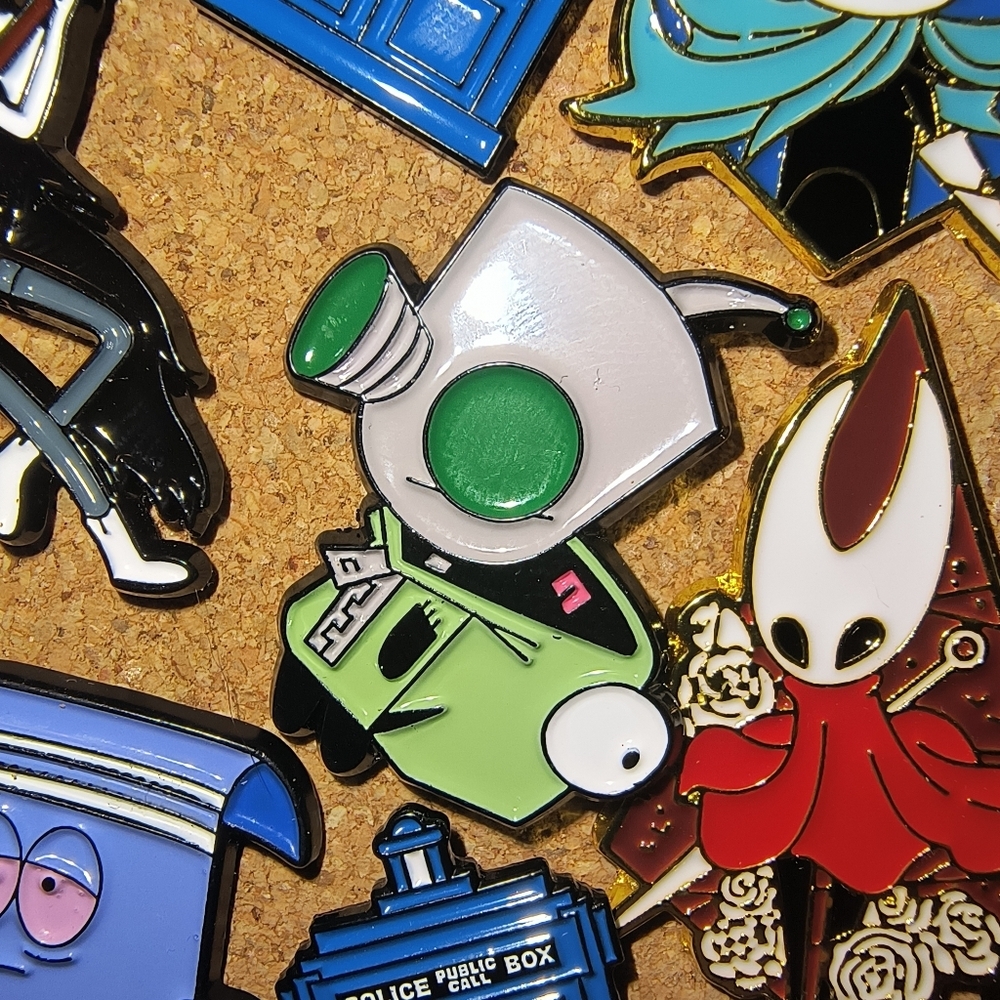Green and White Enamel Alien Pin - Women Accessories Invader Zim
